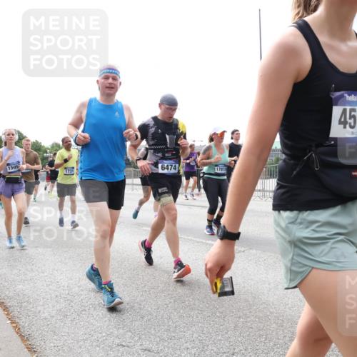 29.06.2025 - hella hamburg halbmarathon Lena Gebhardt http://msf.ph/oto/8405578 29.06.2025 10:41:15 Lombardsbrücke 4775, 10835, 1595, 6474, 1731, 17872, 4530, 465, 1317, 1536, 1542, 1731, 2229, 2258, 2299, 2805, 2858, 3344, 3532, 3533, 3623, 3694, 4234, 4412, 4415, 4530, 4610, 4638, 4774, 4775, 5086, 5225, 5549, 5688, 5689, 5753, 5928, 5942, 6088, 6098, 6250, 6289, 6474, 6793, 6842, 6894, 7022, 7023, 7293, 7661, 7821, 7829, 8293, 8385, 8429, 8430, 8586, 8751, 8769, 8878, 8992, 9009, 9237, 9962, 10181, 10269, 10348, 10407, 10483, 10644, 10835, 11053, 11166 meine-sportfotos.de