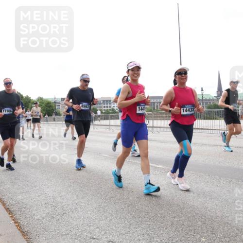 29.06.2025 - hella hamburg halbmarathon Lena Gebhardt http://msf.ph/oto/8405613 29.06.2025 10:24:18 Lombardsbrücke 18109, 11306, 4993, 144, 14433, 1005, 1009, 1064, 1389, 1395, 1444, 2132, 2280, 2477, 2489, 3013, 3053, 3185, 3285, 3421, 3579, 3786, 4111, 4122, 4162, 4464, 4597, 4684, 4719, 4990, 4993, 5039, 5055, 5138, 5258, 5260, 5661, 5829, 5830, 5954, 6478, 6524, 6526, 7013, 7426, 7528, 7920, 7975, 8141, 8149, 8167, 8187, 8297, 8502, 8717, 9063, 9217, 9603, 11044, 11306, 11347, 11415, 12210, 13111, 13113, 13380, 13573, 13638, 13711, 14143 meine-sportfotos.de