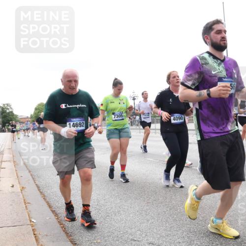 29.06.2025 - hella hamburg halbmarathon Lena Gebhardt http://msf.ph/oto/8405625 29.06.2025 10:50:21 Lombardsbrücke 14692, 7305, 14144, 4090, 56, 71, 1259, 1487, 1511, 1828, 2047, 3203, 3680, 3701, 3710, 3805, 3897, 4090, 4168, 4870, 4961, 5119, 5131, 5749, 5751, 5997, 6680, 6830, 7505, 7677, 7721, 7722, 7755, 8254, 8299, 8834, 9015, 9605, 9940, 10060, 10286, 10617, 10683, 10744, 11030, 11426, 11696, 11716, 11760, 12079, 13127, 13128, 13309, 13381, 13744, 13846, 13887, 14102, 14144, 14505, 14591, 14940, 15017, 15230, 15416, 15626 meine-sportfotos.de