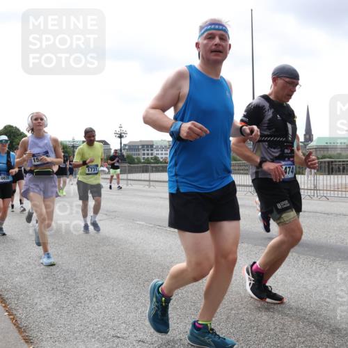 29.06.2025 - hella hamburg halbmarathon Lena Gebhardt http://msf.ph/oto/8405664 29.06.2025 10:41:16 Lombardsbrücke 4775, 10835, 1731, 474, 1317, 1536, 1542, 1731, 2229, 2258, 2805, 2858, 3344, 3532, 3533, 3623, 3694, 4234, 4412, 4415, 4530, 4610, 4638, 4774, 4775, 5086, 5225, 5549, 5688, 5689, 5753, 5928, 5942, 6088, 6098, 6250, 6474, 6793, 6842, 6894, 7022, 7023, 7293, 7661, 7821, 7829, 8293, 8385, 8429, 8430, 8586, 8751, 8769, 8878, 8992, 9009, 9237, 9962, 10181, 10269, 10348, 10407, 10483, 10644, 10835, 11053, 11166 meine-sportfotos.de