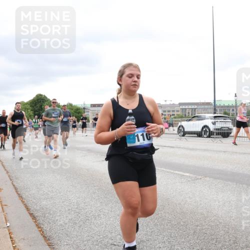 29.06.2025 - hella hamburg halbmarathon Lena Gebhardt http://msf.ph/oto/8405697 29.06.2025 10:58:40 Lombardsbrücke 16998, 1703, 110, 1001, 1326, 1365, 1380, 1514, 1646, 1845, 2043, 2057, 2449, 2649, 2929, 3416, 3540, 3565, 3868, 4042, 4043, 4117, 4225, 4294, 4577, 4648, 5104, 5159, 5655, 5732, 5782, 5988, 6010, 6330, 6341, 6554, 6588, 6633, 6638, 6702, 6825, 6927, 7095, 7096, 7262, 7443, 7617, 7664, 7870, 7933, 7957, 7967, 8076, 8489, 8545, 8547, 8592, 8701, 8752, 9123, 9221, 9225, 9239, 9563, 9636, 9889, 9960, 9982, 10498 meine-sportfotos.de