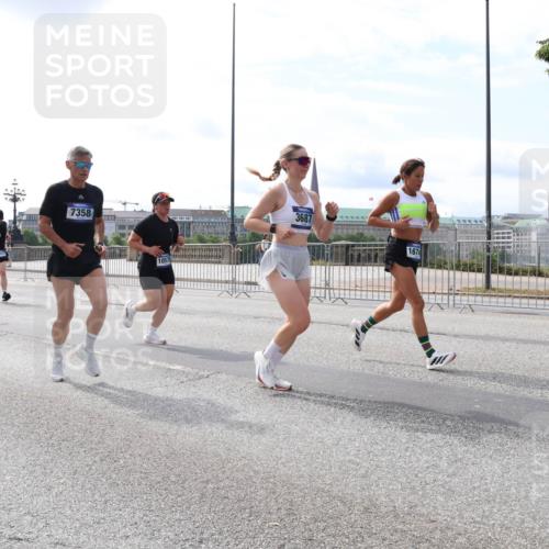 29.06.2025 - hella hamburg halbmarathon Lena Gebhardt http://msf.ph/oto/8405711 29.06.2025 10:16:37 Lombardsbrücke 12911, 7358, 10575, 3687, 1674, 1117, 1212, 1240, 1244, 1403, 1599, 1602, 1825, 2347, 2803, 2835, 2912, 3030, 3088, 3134, 3156, 3176, 3450, 3484, 3648, 3687, 4478, 4583, 4637, 5036, 5037, 5294, 6024, 6328, 6488, 6742, 6941, 6948, 7158, 7358, 7360, 7753, 7924, 8295, 8317, 8597, 8619, 8645, 8707, 8847, 8857, 9091, 9208, 9332, 9492, 9601, 9628, 9664, 9676, 9810, 9881, 10076, 10139, 10141, 10183, 10232, 10292, 10844, 10990, 11344, 11345 meine-sportfotos.de