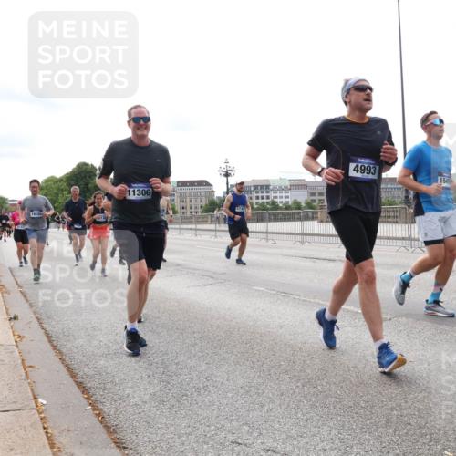 29.06.2025 - hella hamburg halbmarathon Lena Gebhardt http://msf.ph/oto/8405714 29.06.2025 10:24:19 Lombardsbrücke 4167, 18109, 11306, 17147, 4993, 1545, 1005, 1009, 1064, 1389, 1395, 1444, 2132, 2280, 2477, 3013, 3053, 3132, 3185, 3285, 3421, 3579, 3786, 4111, 4122, 4162, 4464, 4597, 4684, 4719, 4990, 4993, 5039, 5138, 5258, 5260, 5661, 5829, 5830, 5954, 6478, 6524, 6526, 6570, 7013, 7426, 7528, 7920, 7975, 8141, 8149, 8167, 8187, 8297, 8502, 8717, 9063, 9217, 9603, 11306, 11347, 11415, 12070, 12210, 12303, 13111, 13113, 13380, 13573, 13638, 13711, 14143 meine-sportfotos.de