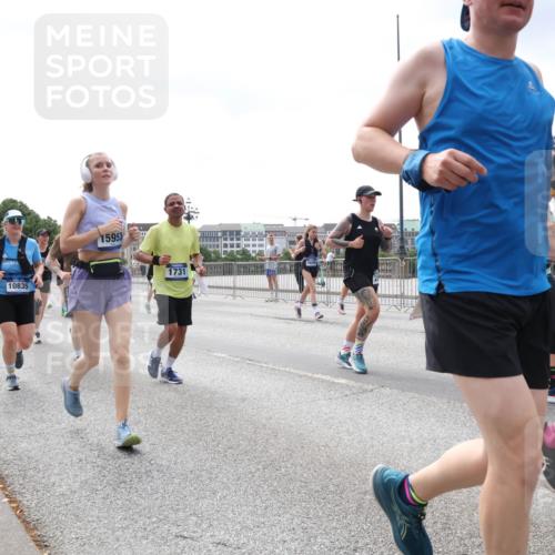 29.06.2025 - hella hamburg halbmarathon Lena Gebhardt http://msf.ph/oto/8405734 29.06.2025 10:41:16 Lombardsbrücke 4775, 10835, 15953, 1731, 6474, 1317, 1536, 1542, 1731, 2229, 2258, 2805, 2858, 3344, 3532, 3533, 3623, 3694, 4234, 4412, 4415, 4530, 4610, 4638, 4774, 4775, 5086, 5225, 5549, 5688, 5689, 5753, 5928, 5942, 6088, 6098, 6250, 6474, 6793, 6842, 6894, 7022, 7023, 7293, 7661, 7821, 7829, 8293, 8385, 8429, 8430, 8586, 8751, 8769, 8878, 8992, 9009, 9237, 9962, 10181, 10269, 10348, 10407, 10483, 10644, 10835, 11053, 11166 meine-sportfotos.de