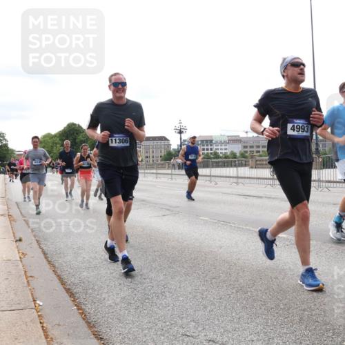 29.06.2025 - hella hamburg halbmarathon Lena Gebhardt http://msf.ph/oto/8405742 29.06.2025 10:24:19 Lombardsbrücke 18109, 11306, 4993, 1545, 1005, 1009, 1064, 1389, 1395, 1444, 2132, 2280, 2477, 3013, 3053, 3132, 3185, 3285, 3421, 3579, 3786, 4111, 4122, 4162, 4464, 4597, 4684, 4719, 4990, 4993, 5039, 5138, 5258, 5260, 5661, 5829, 5830, 5954, 6478, 6524, 6526, 6570, 7013, 7426, 7528, 7920, 7975, 8141, 8149, 8167, 8187, 8297, 8502, 8717, 9063, 9217, 9603, 11306, 11347, 11415, 12070, 12210, 12303, 13111, 13113, 13380, 13573, 13638, 13711, 14143 meine-sportfotos.de