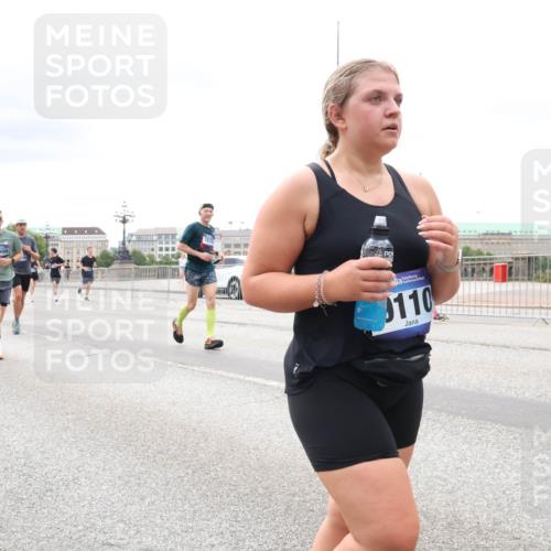 29.06.2025 - hella hamburg halbmarathon Lena Gebhardt http://msf.ph/oto/8405770 29.06.2025 10:58:41 Lombardsbrücke 13855, 16998, 110, 1001, 1326, 1365, 1380, 1514, 1646, 1845, 2043, 2057, 2449, 2649, 2929, 3416, 3540, 3565, 3868, 4042, 4043, 4117, 4225, 4294, 4577, 4648, 5104, 5159, 5655, 5732, 5988, 6010, 6330, 6341, 6554, 6588, 6633, 6638, 6702, 6825, 6927, 7095, 7096, 7262, 7443, 7617, 7664, 7870, 7933, 7957, 7967, 8076, 8489, 8545, 8547, 8592, 8701, 8752, 9123, 9221, 9225, 9239, 9563, 9636, 9889, 9960, 9982, 10498 meine-sportfotos.de