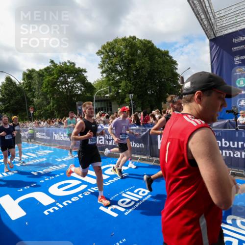 29.06.2025 - hella hamburg halbmarathon Zöllner http://msf.ph/oto/8405847 29.06.2025 10:40:52 Ziel 1631, 1882, 2750, 4634, 4889, 5014, 5026, 5745, 6429, 7080, 7109, 7378, 8074, 8629, 9547, 9979, 10369, 10934, 11959, 14092, 14661, 15351, 16201, 16249, 17486 meine-sportfotos.de