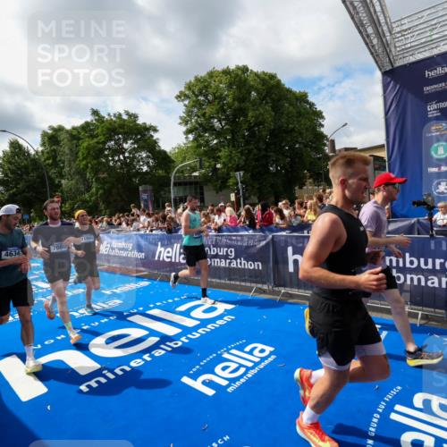 29.06.2025 - hella hamburg halbmarathon Zöllner http://msf.ph/oto/8405864 29.06.2025 10:40:53 Ziel 1631, 1882, 2750, 4634, 5014, 5026, 6429, 7080, 7109, 7378, 8074, 8629, 9547, 9979, 10369, 10934, 11959, 14661, 16249, 17486, 18173 meine-sportfotos.de