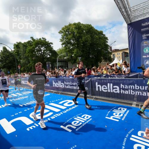 29.06.2025 - hella hamburg halbmarathon Zöllner http://msf.ph/oto/8405938 29.06.2025 10:40:58 Ziel 1631, 1677, 7109, 7378, 9547, 10369, 10934, 12088, 12385, 13029, 13158, 14661, 15689, 16347, 17032, 17720, 18173 meine-sportfotos.de