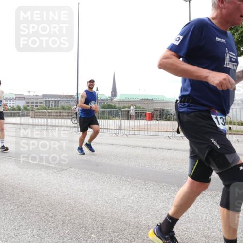 29.06.2025 - hella hamburg halbmarathon Lena Gebhardt http://msf.ph/oto/8405946 29.06.2025 10:24:20 Lombardsbrücke 8132, 0, 2023, 005, 17147, 13, 1005, 1009, 1064, 1389, 1395, 1444, 2132, 2280, 2477, 3013, 3053, 3132, 3185, 3285, 3421, 3579, 3786, 4111, 4122, 4162, 4221, 4464, 4597, 4684, 4719, 4990, 4993, 5039, 5138, 5258, 5260, 5661, 5829, 5830, 5954, 6478, 6524, 6526, 6570, 7013, 7426, 7528, 7920, 7975, 8141, 8149, 8167, 8187, 8297, 8502, 8717, 9063, 9217, 9603, 11306, 11347, 11415, 12070, 12210, 12303, 13111, 13113, 13380, 13573, 13638, 13711, 14143 meine-sportfotos.de