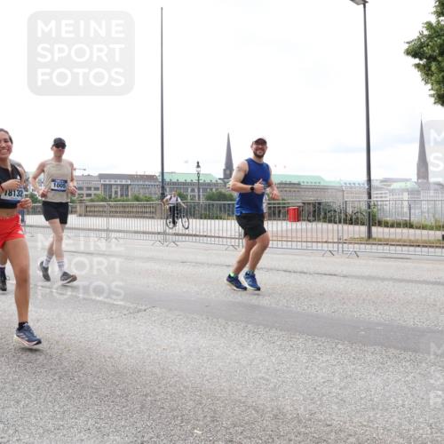29.06.2025 - hella hamburg halbmarathon Lena Gebhardt http://msf.ph/oto/8405970 29.06.2025 10:24:21 Lombardsbrücke 7920, 18132, 1005, 1005, 1009, 1064, 1352, 1389, 1395, 1444, 2132, 2280, 2477, 2944, 3013, 3053, 3132, 3185, 3285, 3421, 3579, 3786, 4111, 4122, 4162, 4221, 4464, 4597, 4684, 4719, 4993, 5039, 5138, 5258, 5260, 5661, 5829, 5830, 5954, 6478, 6524, 6526, 6570, 7013, 7426, 7528, 7920, 7975, 8141, 8149, 8167, 8187, 8297, 8502, 8717, 9063, 9217, 9603, 11306, 11347, 11415, 11651, 12070, 12210, 12303, 13111, 13113, 13380, 13573, 13638, 13711, 14143 meine-sportfotos.de