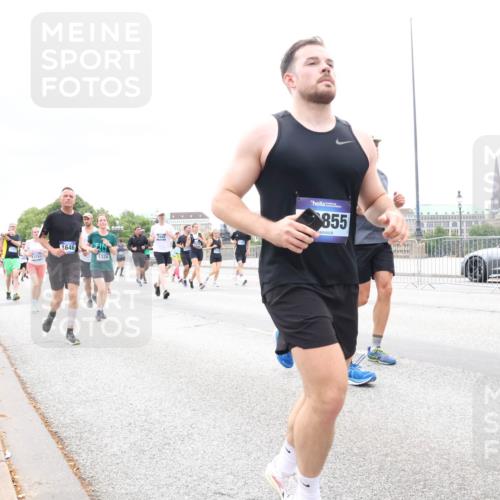 29.06.2025 - hella hamburg halbmarathon Lena Gebhardt http://msf.ph/oto/8406101 29.06.2025 10:58:43 Lombardsbrücke 3784, 1646, 1326, 855, 1001, 1326, 1365, 1380, 1514, 1646, 1845, 2043, 2057, 2449, 2621, 2649, 2929, 3231, 3416, 3540, 3565, 3868, 4042, 4043, 4117, 4225, 4294, 4577, 4648, 5159, 5655, 5732, 5988, 6010, 6330, 6341, 6554, 6588, 6633, 6638, 6702, 6927, 7095, 7096, 7443, 7617, 7664, 7870, 7933, 7957, 7967, 8076, 8489, 8545, 8547, 8592, 8701, 8752, 9123, 9221, 9225, 9239, 9563, 9636, 9889, 9960, 9982, 10498 meine-sportfotos.de