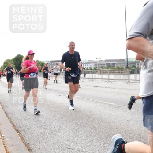 29.06.2025 - hella hamburg halbmarathon Lena Gebhardt http://msf.ph/oto/8406166 29.06.2025 10:24:22 Lombardsbrücke 8297, 8187, 7920, 18, 1005, 1009, 1064, 1352, 1389, 1395, 1444, 2132, 2280, 2477, 2944, 3013, 3053, 3132, 3185, 3285, 3421, 3579, 3786, 4111, 4162, 4221, 4464, 4597, 4684, 4719, 4993, 5039, 5138, 5258, 5260, 5661, 5829, 5830, 5954, 6478, 6524, 6526, 6570, 7013, 7426, 7528, 7920, 7975, 8141, 8167, 8187, 8297, 8502, 8717, 9063, 9217, 9603, 11306, 11347, 11415, 11651, 12070, 12210, 12303, 13111, 13113, 13380, 13573, 13638, 13711, 14143, 15975 meine-sportfotos.de