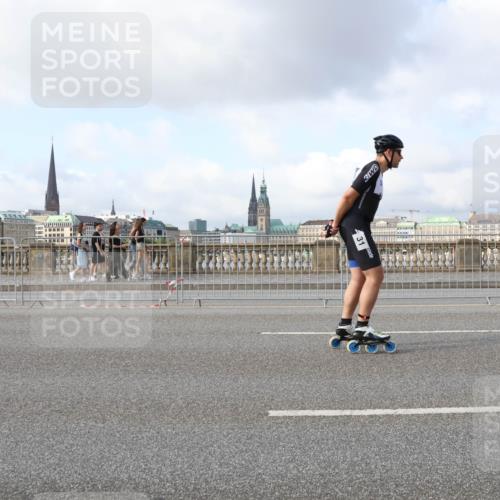 29.06.2025 - hella hamburg halbmarathon Lena Gebhardt http://msf.ph/oto/8406172 29.06.2025 08:54:24 Lombardsbrücke 3 meine-sportfotos.de