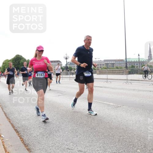 29.06.2025 - hella hamburg halbmarathon Lena Gebhardt http://msf.ph/oto/8406192 29.06.2025 10:24:22 Lombardsbrücke 8187, 12210, 7920, 1005, 1009, 1064, 1352, 1389, 1395, 1444, 2132, 2280, 2477, 2944, 3013, 3053, 3132, 3185, 3285, 3421, 3579, 3786, 4111, 4162, 4221, 4464, 4597, 4684, 4719, 4993, 5039, 5138, 5258, 5260, 5661, 5829, 5830, 5954, 6478, 6524, 6526, 6570, 7013, 7426, 7528, 7920, 7975, 8141, 8167, 8187, 8297, 8502, 8717, 9063, 9217, 9603, 11306, 11347, 11415, 11651, 12070, 12210, 12303, 13111, 13113, 13380, 13573, 13638, 13711, 14143, 15975 meine-sportfotos.de