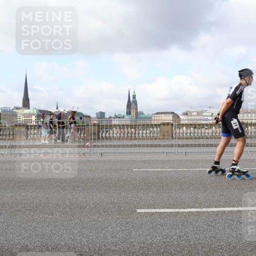 29.06.2025 - hella hamburg halbmarathon Lena Gebhardt http://msf.ph/oto/8406233 29.06.2025 08:54:24 Lombardsbrücke 31 meine-sportfotos.de