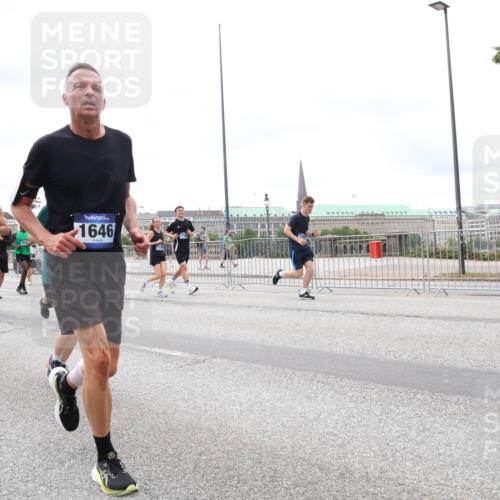 29.06.2025 - hella hamburg halbmarathon Lena Gebhardt http://msf.ph/oto/8406352 29.06.2025 10:58:45 Lombardsbrücke 13784, 6010, 550, 1646, 1326, 1365, 1380, 1514, 1646, 1845, 2057, 2449, 2621, 2649, 2929, 3231, 3373, 3416, 3540, 3565, 3868, 4042, 4043, 4225, 4294, 4577, 4648, 5159, 5655, 5732, 5988, 6010, 6167, 6330, 6341, 6554, 6588, 6633, 6638, 6702, 6927, 7095, 7096, 7443, 7617, 7664, 7870, 7933, 7957, 7967, 8489, 8545, 8547, 8592, 8631, 8701, 8752, 9123, 9221, 9225, 9239, 9563, 9636, 9889, 9960, 9982, 10498 meine-sportfotos.de