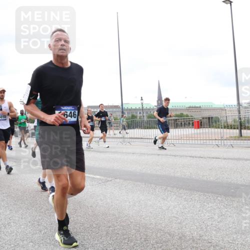29.06.2025 - hella hamburg halbmarathon Lena Gebhardt http://msf.ph/oto/8406375 29.06.2025 10:58:45 Lombardsbrücke 13784, 6010, 646, 1714, 1326, 1365, 1380, 1514, 1646, 1845, 2057, 2449, 2621, 2649, 2929, 3231, 3373, 3416, 3540, 3565, 3868, 4042, 4043, 4225, 4294, 4577, 4648, 5159, 5655, 5732, 5988, 6010, 6167, 6330, 6341, 6554, 6588, 6633, 6638, 6702, 6927, 7095, 7096, 7443, 7617, 7664, 7870, 7933, 7957, 7967, 8489, 8545, 8547, 8592, 8631, 8701, 8752, 9123, 9221, 9225, 9239, 9563, 9636, 9889, 9960, 9982, 10498 meine-sportfotos.de