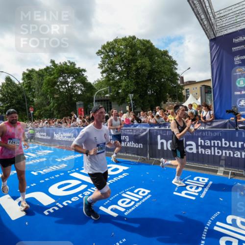 29.06.2025 - hella hamburg halbmarathon Zöllner http://msf.ph/oto/8406426 29.06.2025 10:41:22 Ziel 1570, 4303, 5387, 6771, 6901, 7432, 9711, 10783, 12434, 13876, 16816, 18764 meine-sportfotos.de