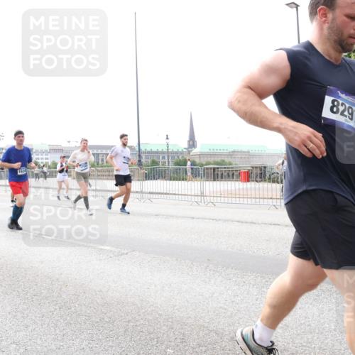 29.06.2025 - hella hamburg halbmarathon Lena Gebhardt http://msf.ph/oto/8406441 29.06.2025 10:24:26 Lombardsbrücke 16345, 8297, 1005, 1009, 1064, 1352, 1389, 1395, 1444, 2132, 2280, 2477, 2944, 3013, 3053, 3099, 3113, 3132, 3185, 3285, 3421, 3579, 3786, 4111, 4162, 4221, 4464, 4597, 4684, 4719, 4993, 5039, 5138, 5258, 5260, 5829, 5830, 5954, 6261, 6478, 6524, 6526, 6570, 7013, 7426, 7528, 7920, 7975, 8141, 8167, 8187, 8297, 8717, 9063, 10907, 11306, 11347, 11415, 11651, 12070, 12210, 12303, 13111, 13113, 13380, 13573, 13638, 13711, 14143, 15975 meine-sportfotos.de