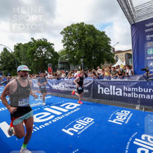 29.06.2025 - hella hamburg halbmarathon Zöllner http://msf.ph/oto/8406481 29.06.2025 10:41:26 Ziel 1570, 2797, 3204, 4303, 6771, 7432, 7774, 7796, 10783, 13876, 14555, 16816, 18412, 18509, 18573, 18764 meine-sportfotos.de