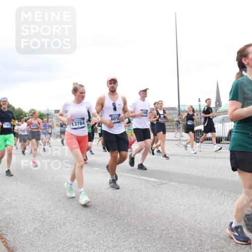29.06.2025 - hella hamburg halbmarathon Lena Gebhardt http://msf.ph/oto/8406538 29.06.2025 10:58:46 Lombardsbrücke 10026, 17874, 6927, 13784, 601, 449, 7933, 17164, 1326, 1326, 1365, 1380, 1514, 1646, 1845, 2057, 2449, 2621, 2649, 2929, 3231, 3373, 3416, 3540, 3565, 3868, 3966, 4042, 4043, 4225, 4294, 4577, 4648, 5159, 5211, 5400, 5655, 5732, 5988, 6010, 6167, 6301, 6330, 6341, 6554, 6588, 6633, 6638, 6702, 6927, 7095, 7096, 7443, 7617, 7870, 7933, 7957, 7967, 8489, 8545, 8547, 8592, 8631, 8701, 8752, 9123, 9221, 9225, 9239, 9563, 9636, 9889, 9960, 9982, 10498 meine-sportfotos.de
