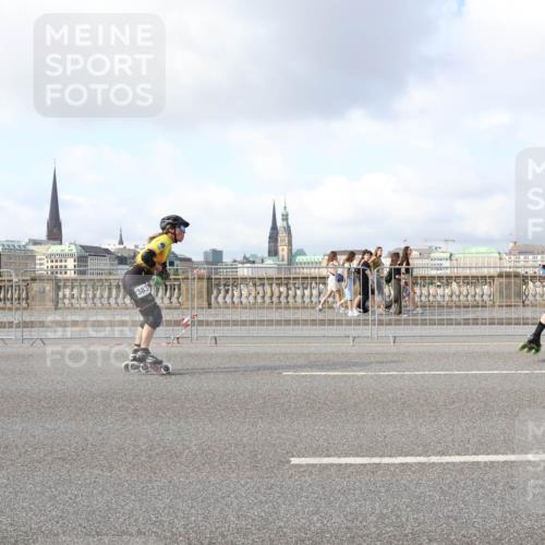 29.06.2025 - hella hamburg halbmarathon Lena Gebhardt http://msf.ph/oto/8406583 29.06.2025 08:54:31 Lombardsbrücke 383 meine-sportfotos.de