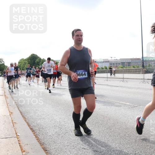 29.06.2025 - hella hamburg halbmarathon Lena Gebhardt http://msf.ph/oto/8406597 29.06.2025 10:16:42 Lombardsbrücke 9664, 8851, 10232, 5037, 5, 1117, 1212, 1240, 1244, 1403, 1599, 1602, 1825, 2347, 2912, 3030, 3088, 3134, 3156, 3176, 3450, 3484, 3648, 3687, 4478, 4583, 4637, 5036, 5037, 5294, 6024, 6328, 6488, 6742, 6941, 6948, 7114, 7115, 7158, 7358, 7360, 7753, 7924, 7928, 8295, 8317, 8513, 8597, 8619, 8645, 8707, 8847, 8857, 9091, 9208, 9332, 9492, 9628, 9664, 9676, 9810, 9881, 10076, 10139, 10141, 10183, 10232, 11344, 11345 meine-sportfotos.de