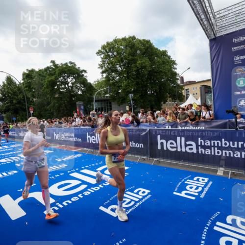 29.06.2025 - hella hamburg halbmarathon Zöllner http://msf.ph/oto/8406611 29.06.2025 10:41:34 Ziel 2579, 2797, 3204, 4893, 5987, 7774, 7796, 8358, 9885, 10894, 12588, 13457, 14275, 14555, 16084, 17159, 17882, 18412, 18442, 18491 meine-sportfotos.de