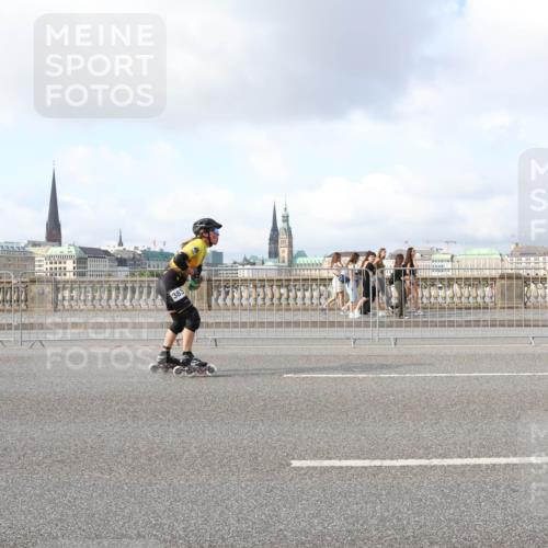 29.06.2025 - hella hamburg halbmarathon Lena Gebhardt http://msf.ph/oto/8406612 29.06.2025 08:54:31 Lombardsbrücke 383 meine-sportfotos.de