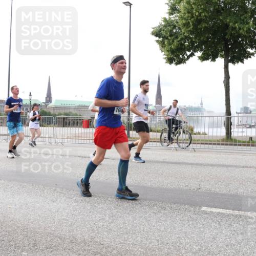 29.06.2025 - hella hamburg halbmarathon Lena Gebhardt http://msf.ph/oto/8406703 29.06.2025 10:24:28 Lombardsbrücke 3573, 163, 1005, 1009, 1064, 1352, 1389, 1395, 2132, 2280, 2477, 2944, 3013, 3053, 3099, 3113, 3132, 3185, 3285, 3421, 3579, 3786, 4111, 4162, 4221, 4464, 4597, 4684, 4719, 4993, 5039, 5138, 5258, 5260, 5829, 5830, 5954, 6261, 6478, 6524, 6526, 6570, 7013, 7426, 7528, 7920, 7975, 8167, 8187, 8297, 9063, 10907, 11306, 11347, 11651, 11816, 11817, 12070, 12210, 12303, 13111, 13113, 13380, 13573, 13638, 13711, 14143, 15975 meine-sportfotos.de