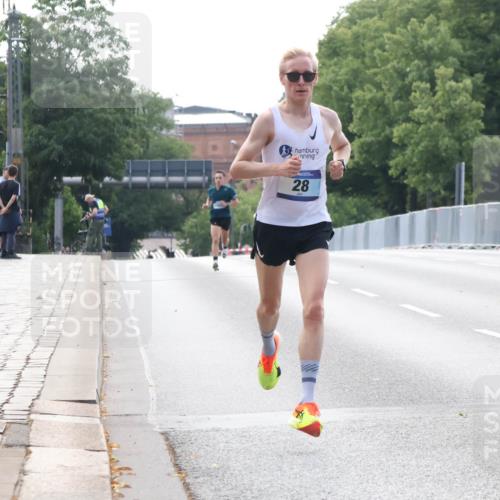 29.06.2025 - hella hamburg halbmarathon Lena Gebhardt http://msf.ph/oto/8406715 29.06.2025 09:35:40 Lombardsbrücke 28, 28, 36, 39, 47, 17888 meine-sportfotos.de