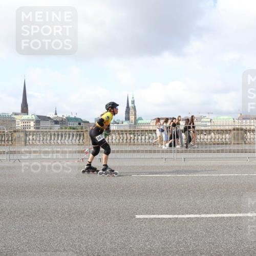 29.06.2025 - hella hamburg halbmarathon Lena Gebhardt http://msf.ph/oto/8406745 29.06.2025 08:54:31 Lombardsbrücke 383 meine-sportfotos.de