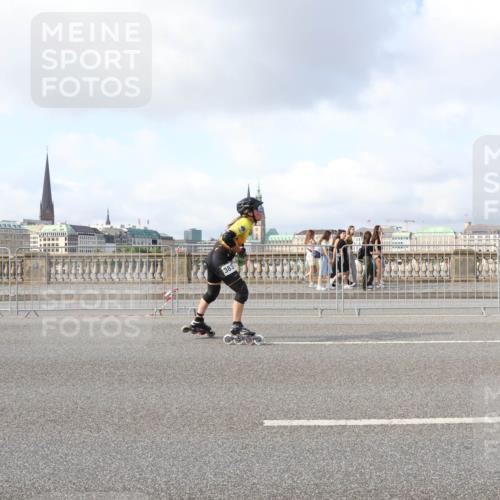 29.06.2025 - hella hamburg halbmarathon Lena Gebhardt http://msf.ph/oto/8406772 29.06.2025 08:54:31 Lombardsbrücke 383 meine-sportfotos.de