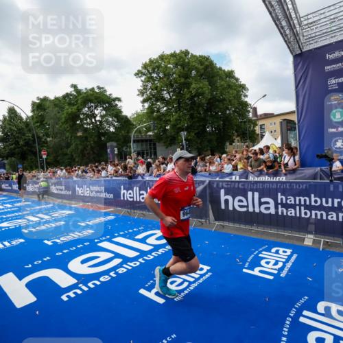 29.06.2025 - hella hamburg halbmarathon Zöllner http://msf.ph/oto/8406802 29.06.2025 10:41:47 Ziel 1512, 1763, 9640, 10415, 14346, 15535 meine-sportfotos.de