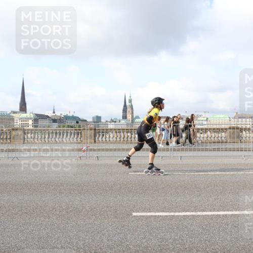 29.06.2025 - hella hamburg halbmarathon Lena Gebhardt http://msf.ph/oto/8406836 29.06.2025 08:54:31 Lombardsbrücke 383 meine-sportfotos.de