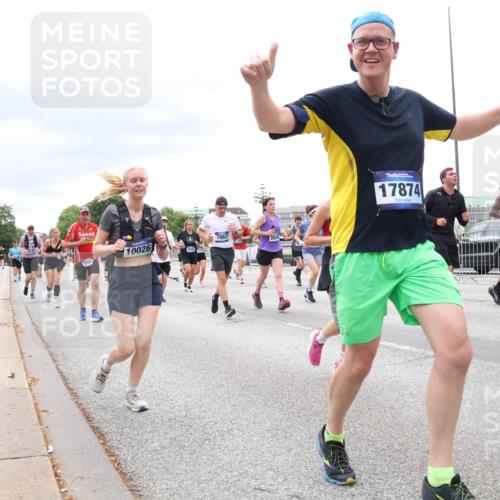 29.06.2025 - hella hamburg halbmarathon Lena Gebhardt http://msf.ph/oto/8406860 29.06.2025 10:58:48 Lombardsbrücke 956, 10026, 9902, 7967, 2649, 17874, 8592, 6554, 1326, 1365, 1380, 1514, 1646, 1845, 2057, 2449, 2621, 2649, 2929, 3231, 3373, 3416, 3540, 3565, 3868, 3966, 4042, 4043, 4225, 4294, 4312, 4577, 4648, 5016, 5159, 5211, 5400, 5655, 5732, 5988, 6010, 6167, 6301, 6330, 6341, 6554, 6588, 6633, 6638, 6702, 6927, 7095, 7096, 7443, 7870, 7933, 7957, 7967, 8489, 8544, 8545, 8547, 8592, 8631, 8701, 8752, 9123, 9221, 9225, 9239, 9563, 9889, 9960, 9982, 10498 meine-sportfotos.de