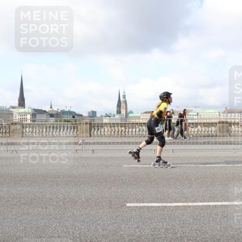 29.06.2025 - hella hamburg halbmarathon Lena Gebhardt http://msf.ph/oto/8406870 29.06.2025 08:54:31 Lombardsbrücke 383 meine-sportfotos.de