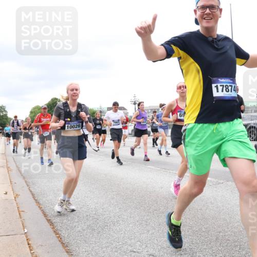 29.06.2025 - hella hamburg halbmarathon Lena Gebhardt http://msf.ph/oto/8406885 29.06.2025 10:58:48 Lombardsbrücke 7967, 10026, 264, 9982, 4294, 69, 17874, 6554, 85, 1326, 1365, 1380, 1514, 1646, 1845, 2057, 2449, 2621, 2649, 2929, 3231, 3373, 3416, 3540, 3565, 3868, 3966, 4042, 4043, 4225, 4294, 4312, 4577, 4648, 5016, 5159, 5211, 5400, 5655, 5732, 5988, 6010, 6167, 6301, 6330, 6341, 6554, 6588, 6633, 6638, 6702, 6927, 7095, 7096, 7443, 7870, 7933, 7957, 7967, 8489, 8544, 8545, 8547, 8592, 8631, 8701, 8752, 9123, 9221, 9225, 9239, 9563, 9889, 9960, 9982, 10498 meine-sportfotos.de