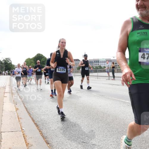 29.06.2025 - hella hamburg halbmarathon Lena Gebhardt http://msf.ph/oto/8406889 29.06.2025 10:41:22 Lombardsbrücke 16846, 1168, 16846, 5225, 75, 4412, 4775, 1314, 1317, 1509, 1536, 1542, 1623, 1731, 2153, 2229, 2258, 2805, 3344, 3532, 3533, 3623, 4234, 4412, 4415, 4610, 4638, 4774, 5086, 5225, 5549, 5688, 5689, 5928, 5942, 6088, 6250, 6474, 6793, 6842, 6894, 7022, 7023, 7661, 7821, 7829, 8004, 8162, 8163, 8293, 8385, 8586, 8751, 8769, 8848, 8878, 8992, 9009, 9962, 10181, 10269, 10348, 10407, 10483, 10644, 10835, 11011, 11166 meine-sportfotos.de