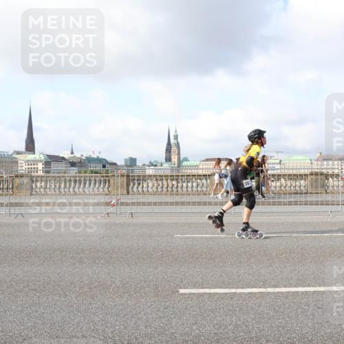 29.06.2025 - hella hamburg halbmarathon Lena Gebhardt http://msf.ph/oto/8406904 29.06.2025 08:54:31 Lombardsbrücke 383 meine-sportfotos.de