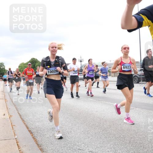 29.06.2025 - hella hamburg halbmarathon Lena Gebhardt http://msf.ph/oto/8406910 29.06.2025 10:58:49 Lombardsbrücke 10026, 7967, 2649, 69274, 178, 1326, 1365, 1380, 1514, 1646, 2057, 2449, 2621, 2649, 2929, 3231, 3373, 3416, 3540, 3565, 3868, 3966, 4042, 4043, 4225, 4294, 4312, 4577, 4648, 5016, 5159, 5211, 5400, 5655, 5732, 5988, 6010, 6167, 6301, 6330, 6341, 6554, 6588, 6599, 6633, 6638, 6702, 6927, 7095, 7096, 7443, 7870, 7933, 7957, 7967, 8489, 8544, 8545, 8547, 8592, 8631, 8701, 8752, 9123, 9221, 9225, 9563, 9889, 9960, 9982, 10498 meine-sportfotos.de
