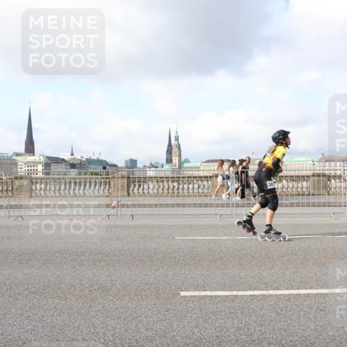 29.06.2025 - hella hamburg halbmarathon Lena Gebhardt http://msf.ph/oto/8406933 29.06.2025 08:54:31 Lombardsbrücke 383 meine-sportfotos.de