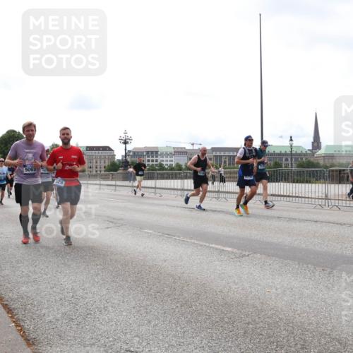 29.06.2025 - hella hamburg halbmarathon Lena Gebhardt http://msf.ph/oto/8407096 29.06.2025 10:24:32 Lombardsbrücke 9063, 180, 3167, 4162, 528, 157, 15794, 1005, 1009, 1064, 1352, 1389, 1395, 2108, 2132, 2280, 2477, 2944, 3053, 3099, 3113, 3132, 3185, 3285, 3421, 3579, 3786, 4111, 4162, 4221, 4444, 4464, 4684, 4719, 4993, 5039, 5138, 5829, 5830, 5954, 6261, 6478, 6524, 6526, 6570, 7528, 7920, 7975, 8167, 8187, 8297, 9063, 10907, 11306, 11347, 11651, 11816, 11817, 12070, 12210, 12303, 13111, 13113, 13380, 13573, 13638, 13711, 14143, 14898, 15124, 15975, 17535 meine-sportfotos.de