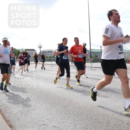 29.06.2025 - hella hamburg halbmarathon Lena Gebhardt http://msf.ph/oto/8407102 29.06.2025 10:16:44 Lombardsbrücke 17604, 12230, 1442, 168, 5036, 102, 5037, 1117, 1212, 1240, 1244, 1331, 1403, 1553, 1599, 1602, 1825, 2225, 2347, 2912, 3030, 3088, 3134, 3156, 3176, 3450, 3484, 3648, 3687, 4478, 4583, 5036, 5037, 5294, 6024, 6328, 6488, 6742, 6941, 6948, 7114, 7115, 7158, 7257, 7345, 7358, 7360, 7376, 7753, 7924, 7928, 8263, 8295, 8317, 8513, 8597, 8619, 8645, 8707, 8847, 8857, 9091, 9208, 9332, 9492, 9628, 9664, 9676, 9810, 10076, 10139, 10141, 10183, 10232, 11344, 11345 meine-sportfotos.de