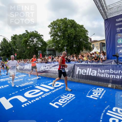 29.06.2025 - hella hamburg halbmarathon Zöllner http://msf.ph/oto/8407143 29.06.2025 10:42:06 Ziel 5690, 6593, 7363, 8694, 10216, 11417, 12098, 12292, 13196, 15846, 16677, 17864, 17926, 18920, 19046 meine-sportfotos.de
