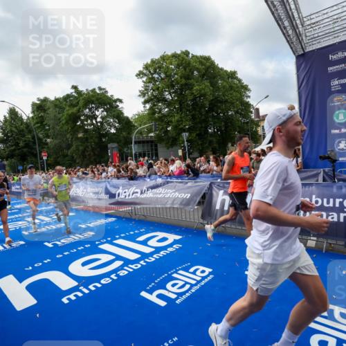 29.06.2025 - hella hamburg halbmarathon Zöllner http://msf.ph/oto/8407157 29.06.2025 10:42:07 Ziel 1441, 5690, 6593, 7363, 10216, 11417, 12098, 12292, 13196, 15846, 16677, 17864, 17926, 18920, 19046 meine-sportfotos.de