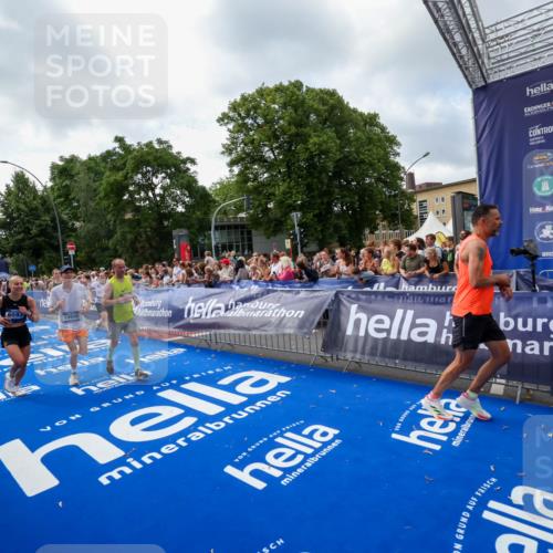 29.06.2025 - hella hamburg halbmarathon Zöllner http://msf.ph/oto/8407165 29.06.2025 10:42:08 Ziel 1441, 5690, 6593, 10216, 11417, 12098, 12292, 13196, 15846, 16677, 17864, 17926, 18920, 19046 meine-sportfotos.de