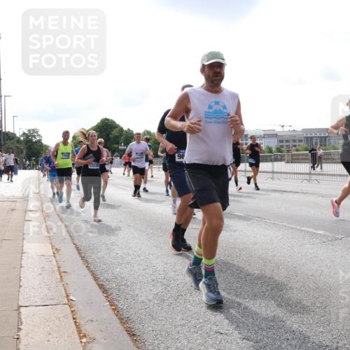 29.06.2025 - hella hamburg halbmarathon Lena Gebhardt http://msf.ph/oto/8407245 29.06.2025 10:16:45 Lombardsbrücke 15658, 12230, 17857, 96, 16856, 1117, 1212, 1240, 1244, 1331, 1403, 1553, 1599, 1602, 1825, 2225, 2347, 2912, 3030, 3088, 3156, 3176, 3450, 3484, 3622, 3648, 3687, 4478, 4583, 5036, 5037, 5294, 6024, 6328, 6488, 6742, 6941, 6948, 7114, 7115, 7158, 7257, 7345, 7358, 7360, 7376, 7753, 7924, 7928, 8263, 8295, 8317, 8513, 8597, 8619, 8645, 8707, 8847, 8857, 9091, 9208, 9332, 9492, 9628, 9664, 9676, 9810, 10076, 10139, 10141, 10183, 10232, 11344, 11345 meine-sportfotos.de