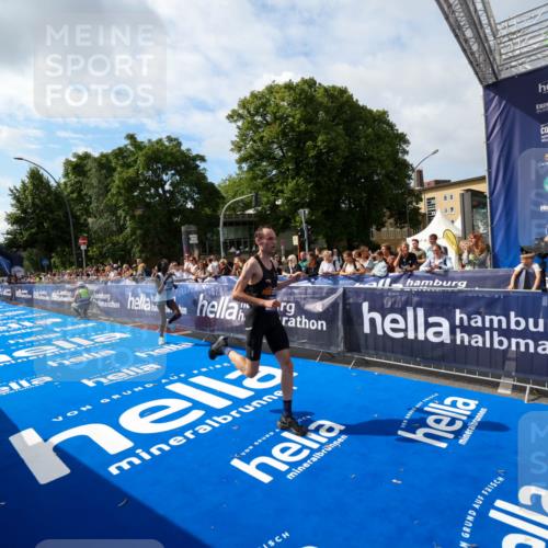 29.06.2025 - hella hamburg halbmarathon Zöllner http://msf.ph/oto/8407262 29.06.2025 10:14:05 Ziel 31, 42 meine-sportfotos.de